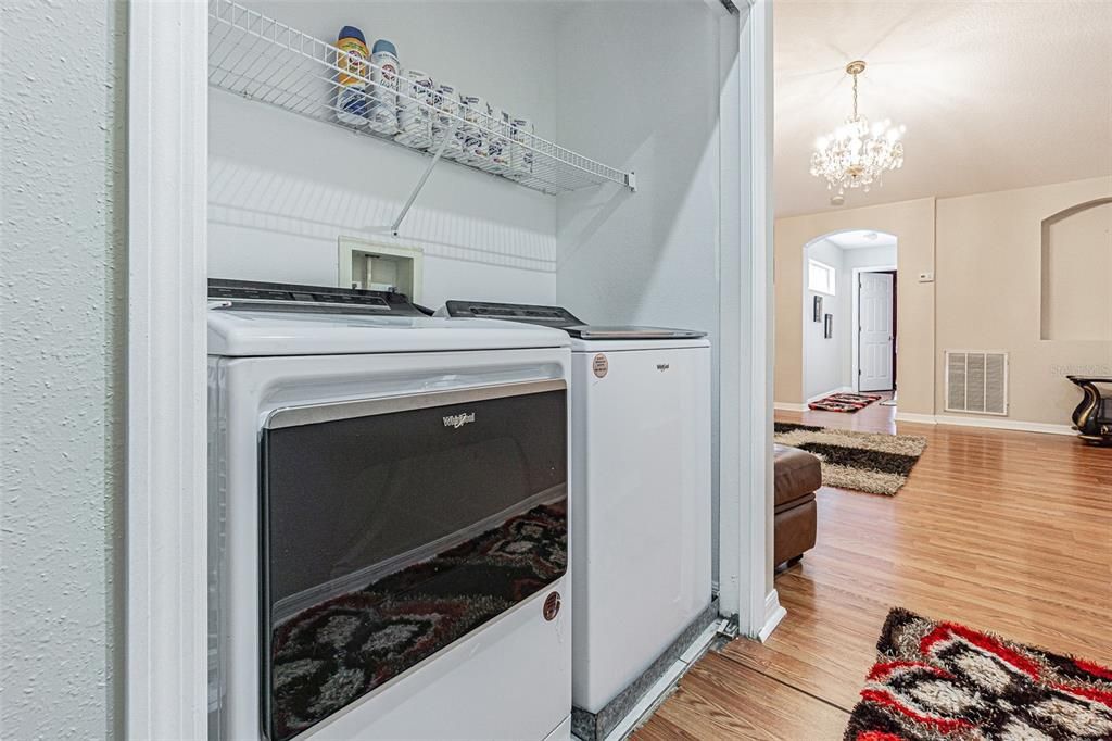 For Sale: $365,000 (2 beds, 2 baths, 1731 Square Feet)