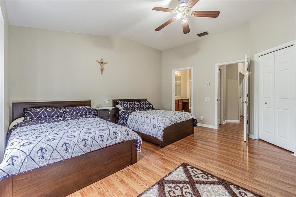 For Sale: $365,000 (2 beds, 2 baths, 1731 Square Feet)