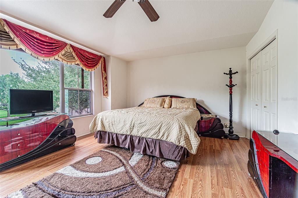 For Sale: $365,000 (2 beds, 2 baths, 1731 Square Feet)