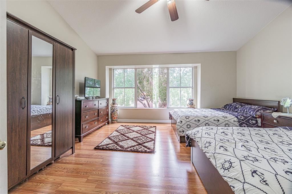 For Sale: $365,000 (2 beds, 2 baths, 1731 Square Feet)