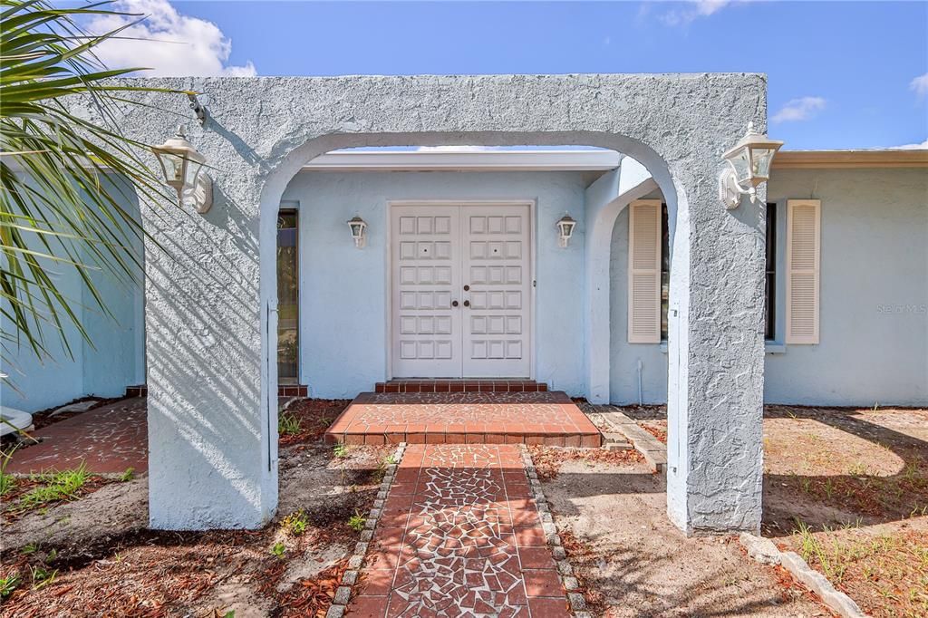 For Sale: $285,000 (3 beds, 2 baths, 1356 Square Feet)