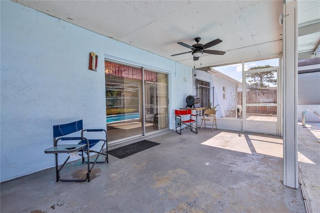For Sale: $285,000 (3 beds, 2 baths, 1356 Square Feet)