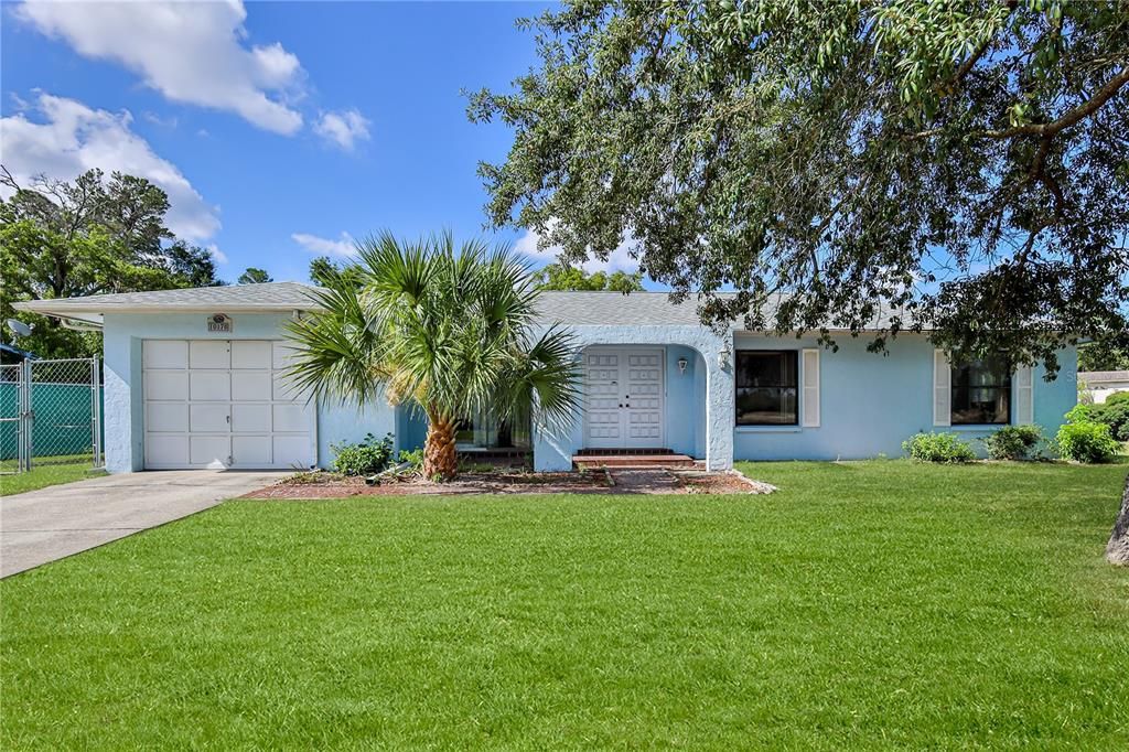 For Sale: $285,000 (3 beds, 2 baths, 1356 Square Feet)
