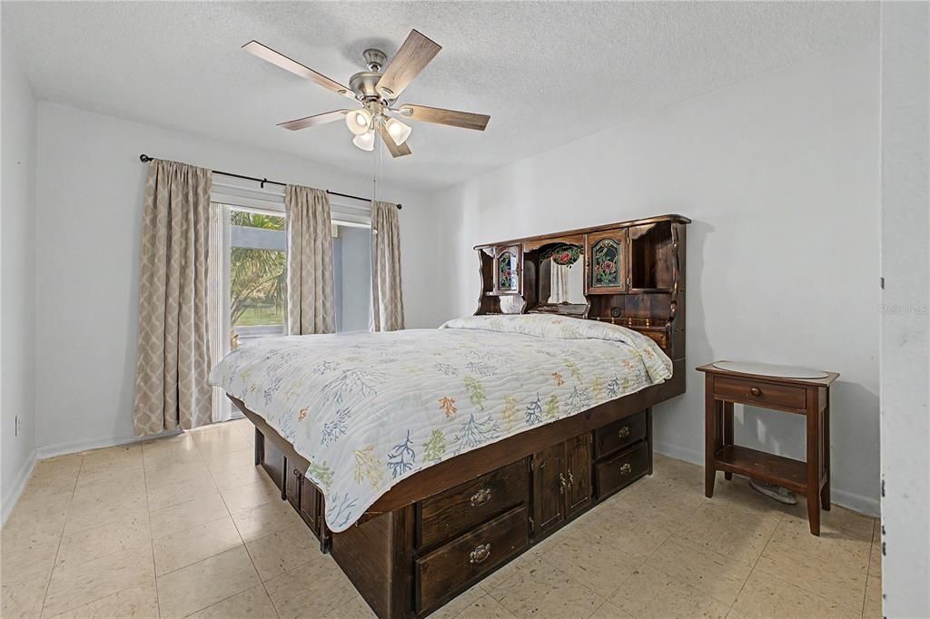 For Sale: $285,000 (3 beds, 2 baths, 1356 Square Feet)