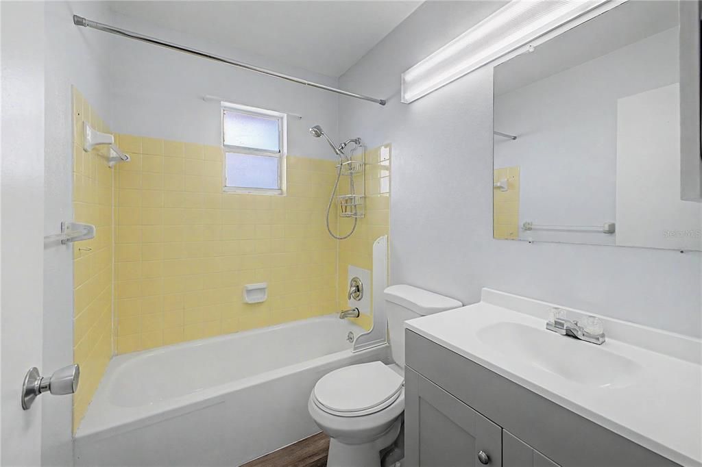 For Sale: $285,000 (3 beds, 2 baths, 1356 Square Feet)