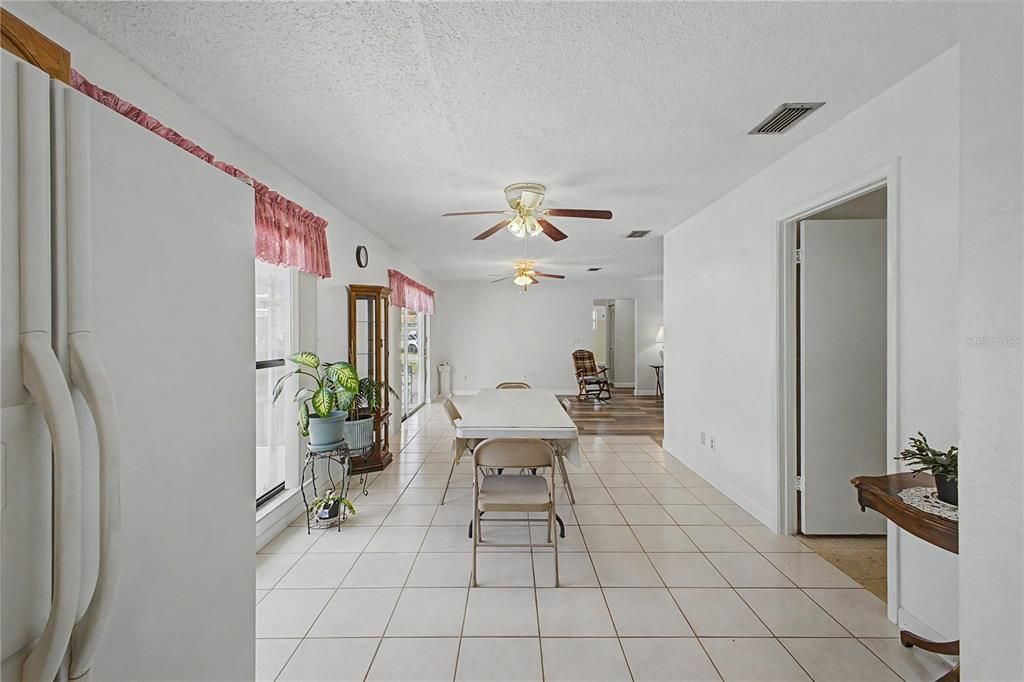 For Sale: $285,000 (3 beds, 2 baths, 1356 Square Feet)