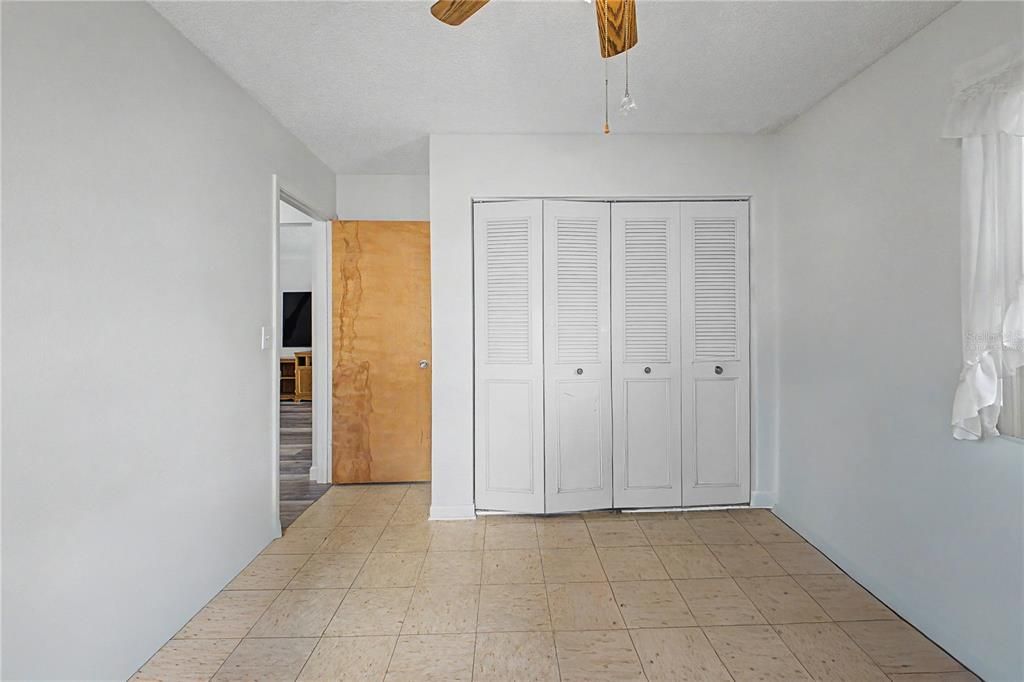 For Sale: $285,000 (3 beds, 2 baths, 1356 Square Feet)