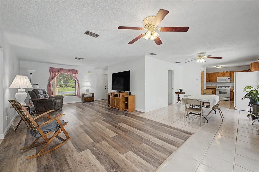 For Sale: $285,000 (3 beds, 2 baths, 1356 Square Feet)