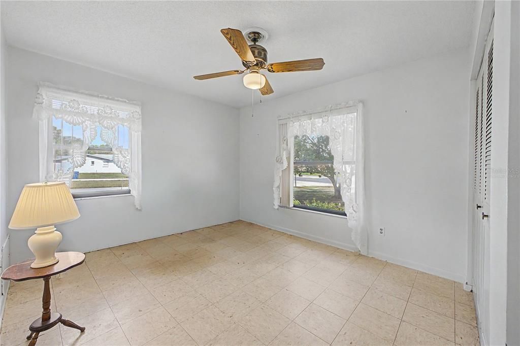For Sale: $285,000 (3 beds, 2 baths, 1356 Square Feet)