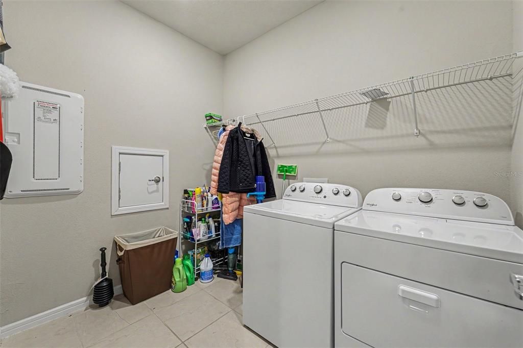 En Venta: $432,000 (3 camas, 2 baños, 1701 Pies cuadrados)