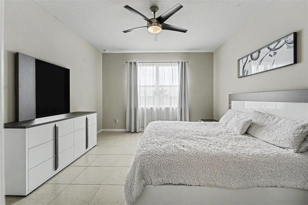 En Venta: $432,000 (3 camas, 2 baños, 1701 Pies cuadrados)
