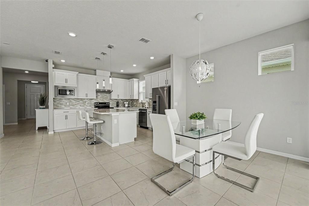 En Venta: $432,000 (3 camas, 2 baños, 1701 Pies cuadrados)