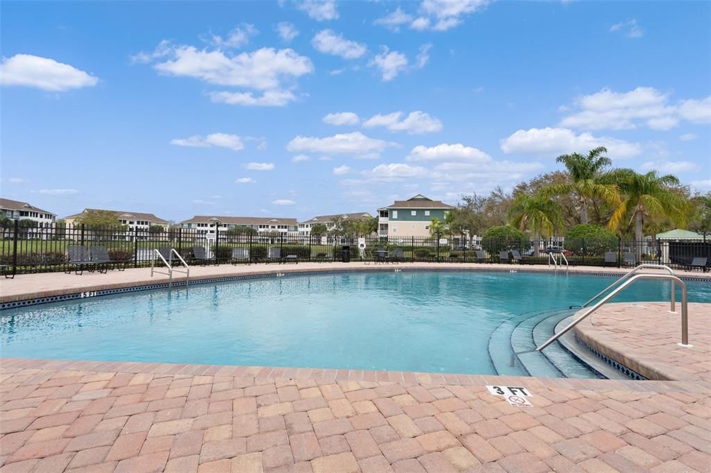 For Sale: $149,900 (2 beds, 1 baths, 1008 Square Feet)