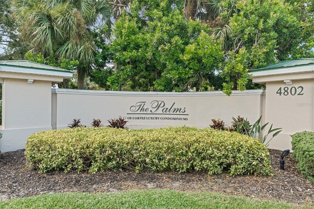 For Sale: $149,900 (2 beds, 1 baths, 1008 Square Feet)