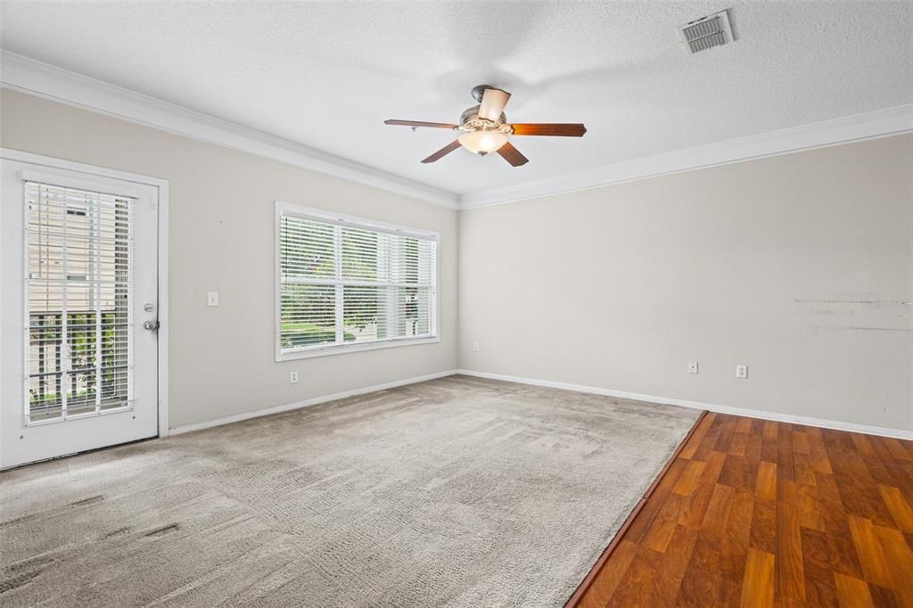 For Sale: $149,900 (2 beds, 1 baths, 1008 Square Feet)