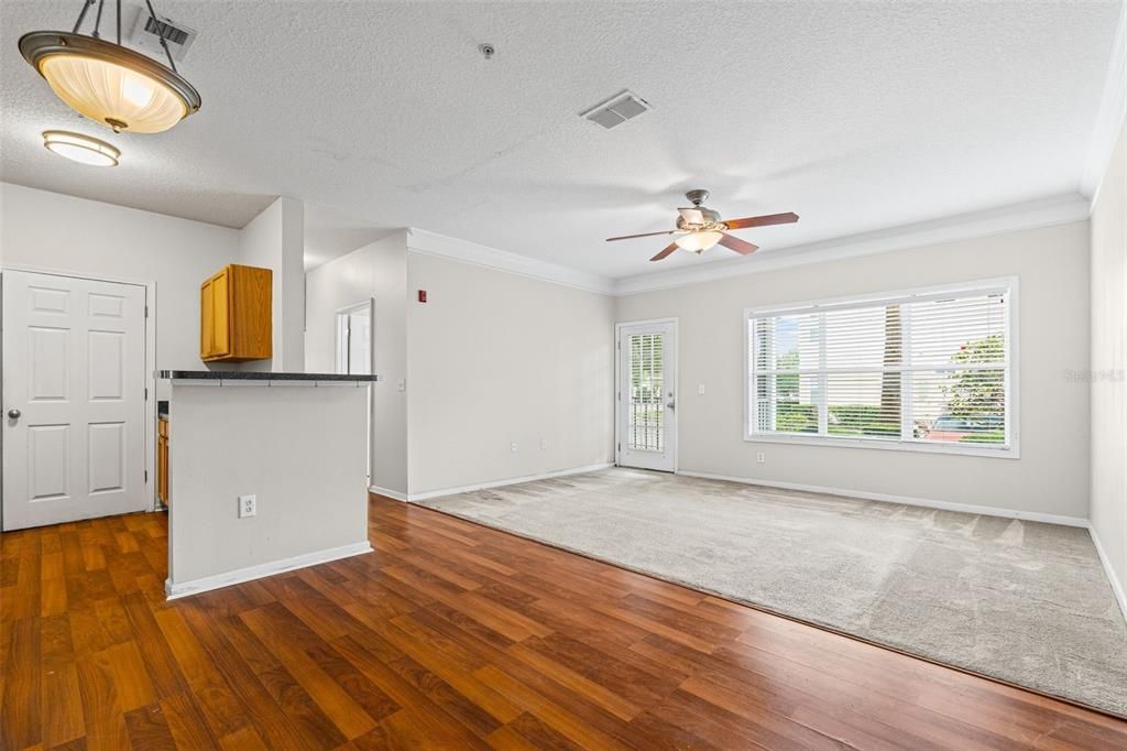 For Sale: $149,900 (2 beds, 1 baths, 1008 Square Feet)