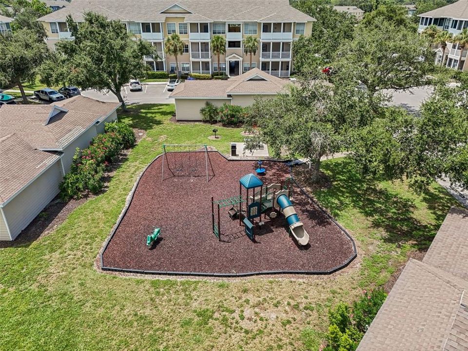 For Sale: $149,900 (2 beds, 1 baths, 1008 Square Feet)