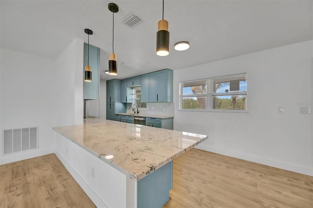 На продажу: $429,900 (3 спален, 2 ванн, 1448 Квадратных фут)