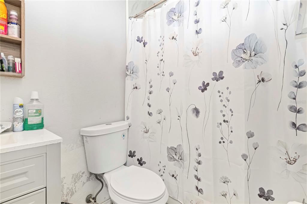For Sale: $200,000 (3 beds, 2 baths, 1176 Square Feet)