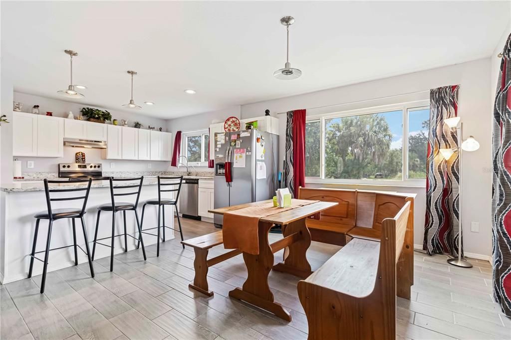 For Sale: $200,000 (3 beds, 2 baths, 1176 Square Feet)