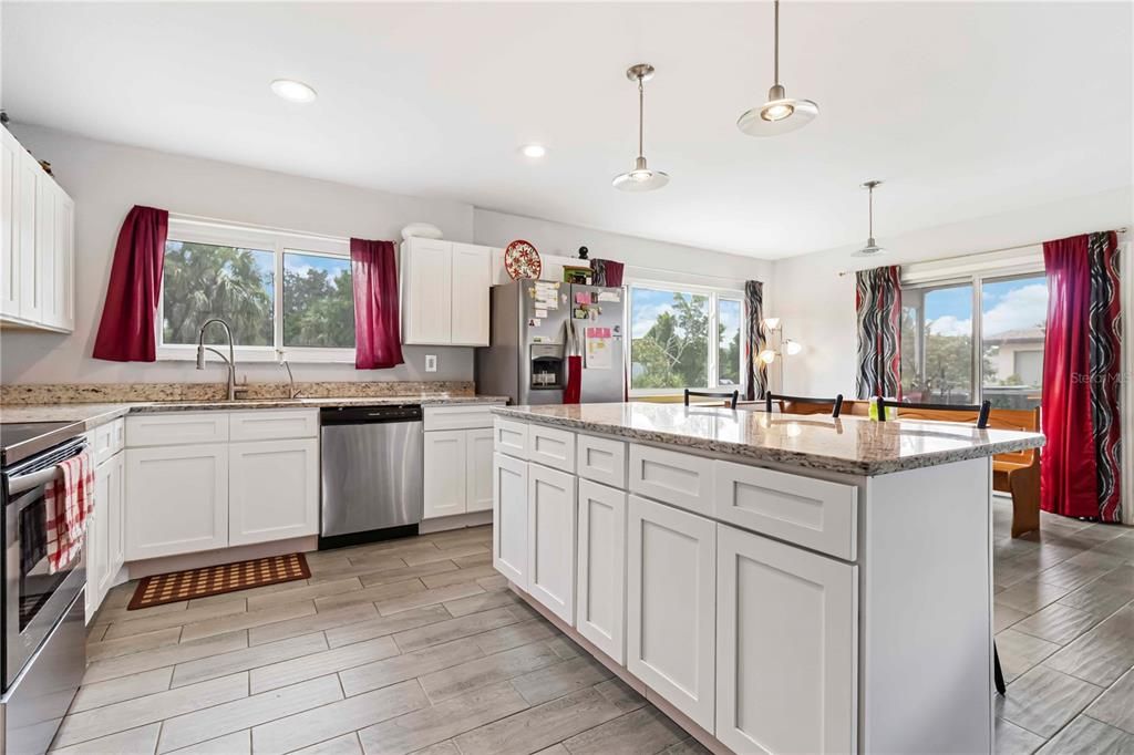 For Sale: $200,000 (3 beds, 2 baths, 1176 Square Feet)