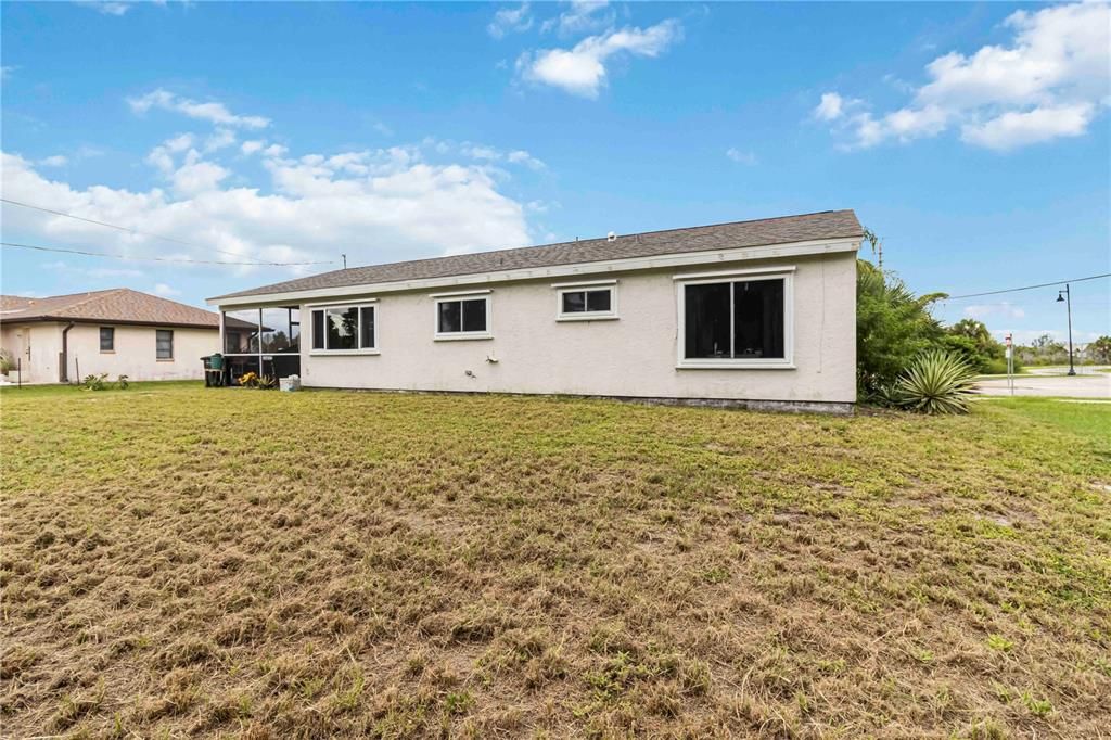 For Sale: $200,000 (3 beds, 2 baths, 1176 Square Feet)