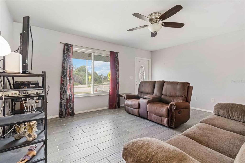 For Sale: $200,000 (3 beds, 2 baths, 1176 Square Feet)