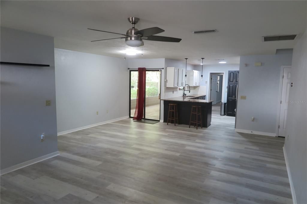 For Sale: $429,900 (4 beds, 2 baths, 2137 Square Feet)