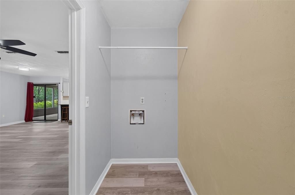 На продажу: $429,900 (4 спален, 2 ванн, 2137 Квадратных фут)