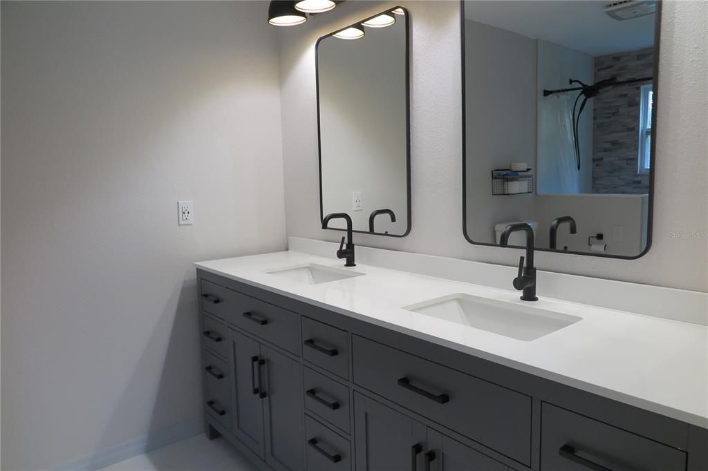 For Sale: $429,900 (4 beds, 2 baths, 2137 Square Feet)