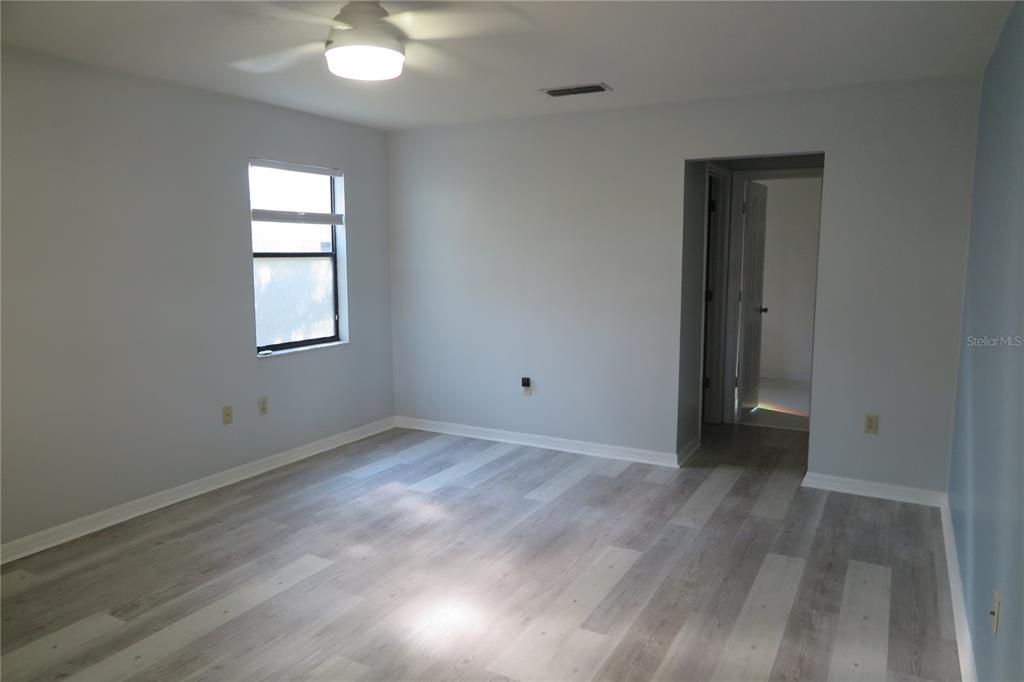 For Sale: $429,900 (4 beds, 2 baths, 2137 Square Feet)