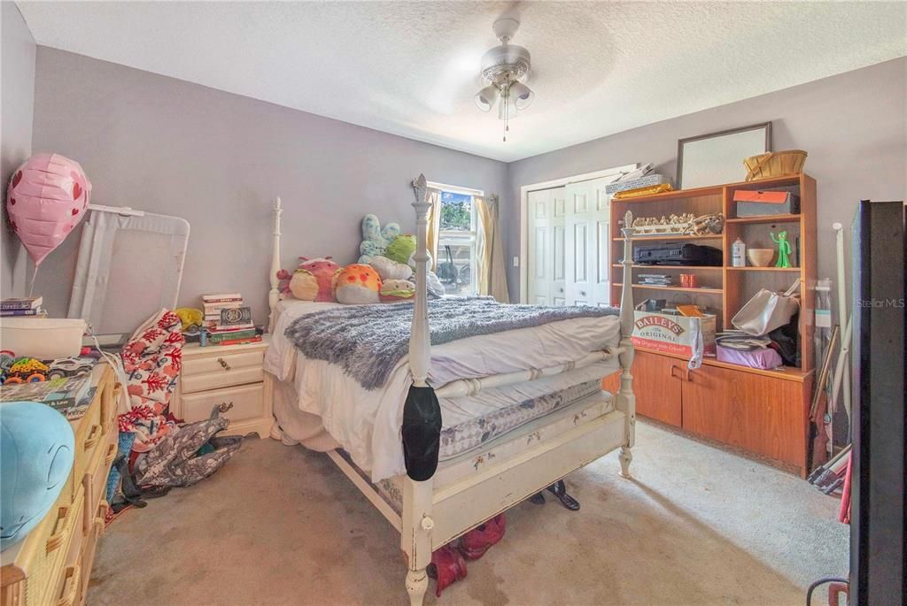 En Venta: $449,000 (4 camas, 2 baños, 2363 Pies cuadrados)