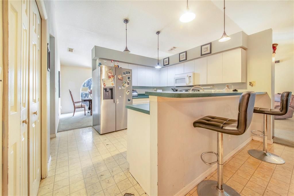 En Venta: $449,000 (4 camas, 2 baños, 2363 Pies cuadrados)