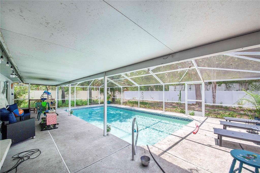 En Venta: $449,000 (4 camas, 2 baños, 2363 Pies cuadrados)