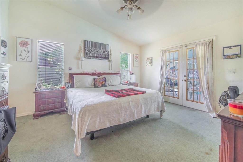 En Venta: $449,000 (4 camas, 2 baños, 2363 Pies cuadrados)