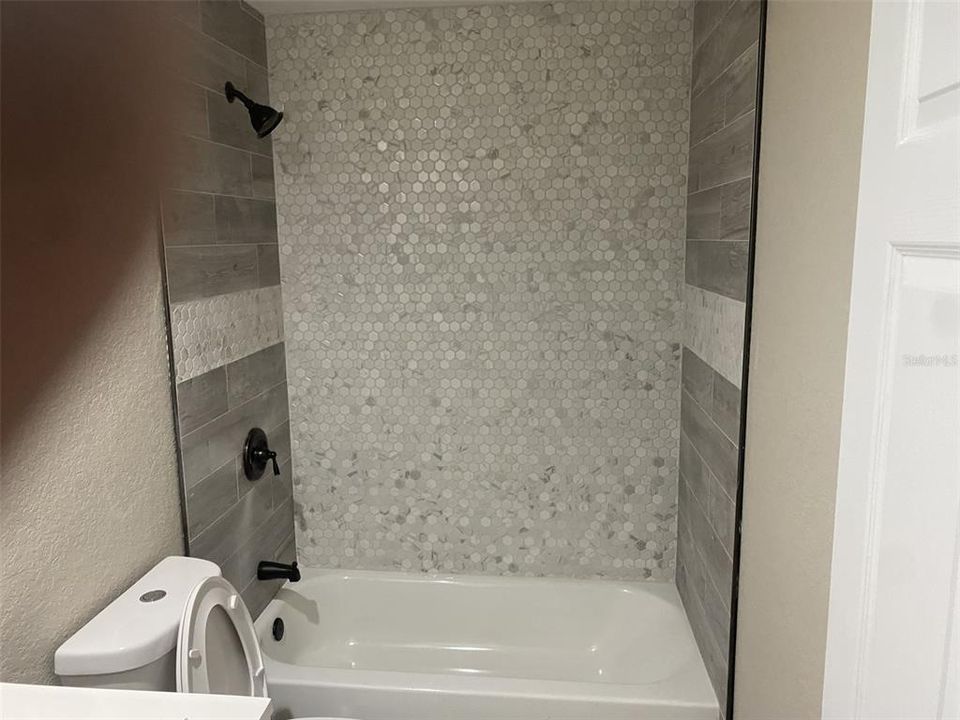 На продажу: $264,999 (3 спален, 2 ванн, 1196 Квадратных фут)