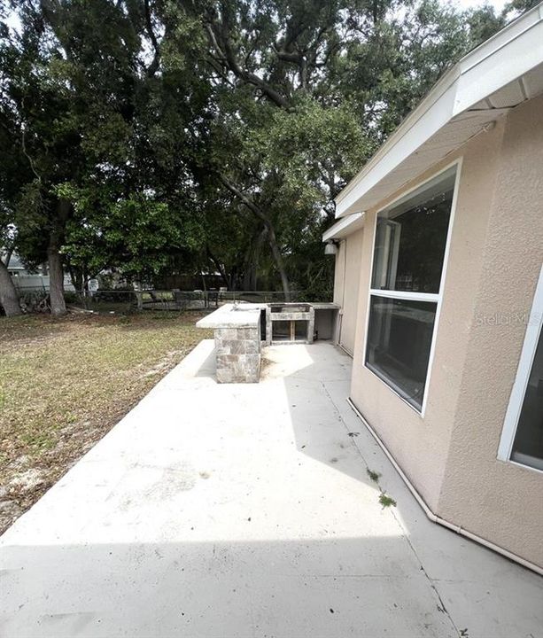 For Rent: $1,999 (3 beds, 2 baths, 1407 Square Feet)