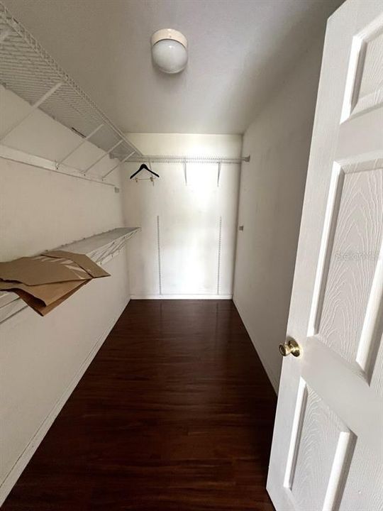 For Rent: $1,999 (3 beds, 2 baths, 1407 Square Feet)