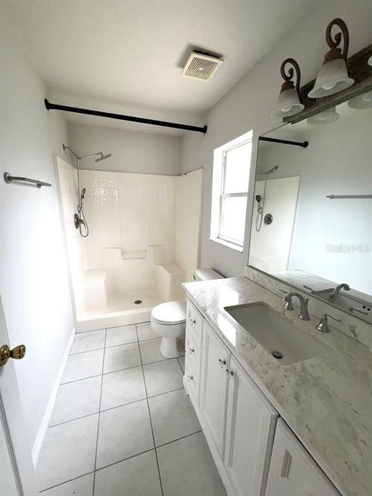 For Rent: $1,999 (3 beds, 2 baths, 1407 Square Feet)