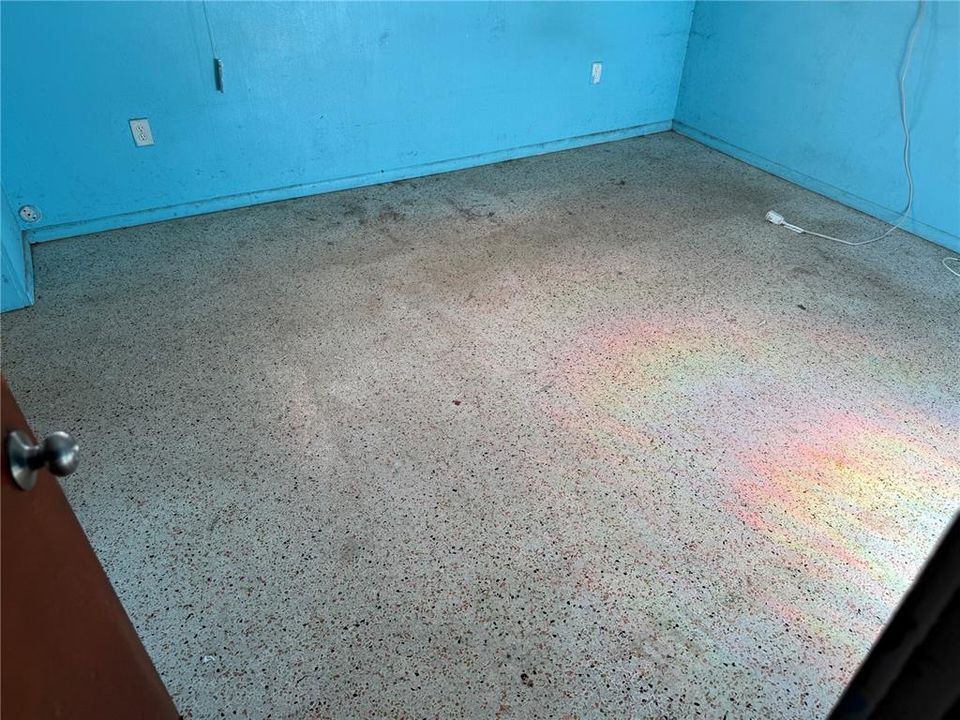 For Sale: $319,000 (3 beds, 1 baths, 1136 Square Feet)