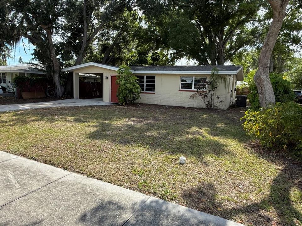 For Sale: $319,000 (3 beds, 1 baths, 1136 Square Feet)