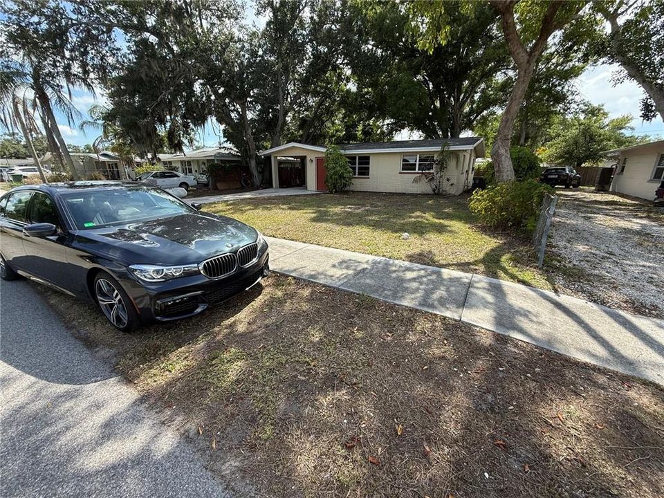 For Sale: $319,000 (3 beds, 1 baths, 1136 Square Feet)