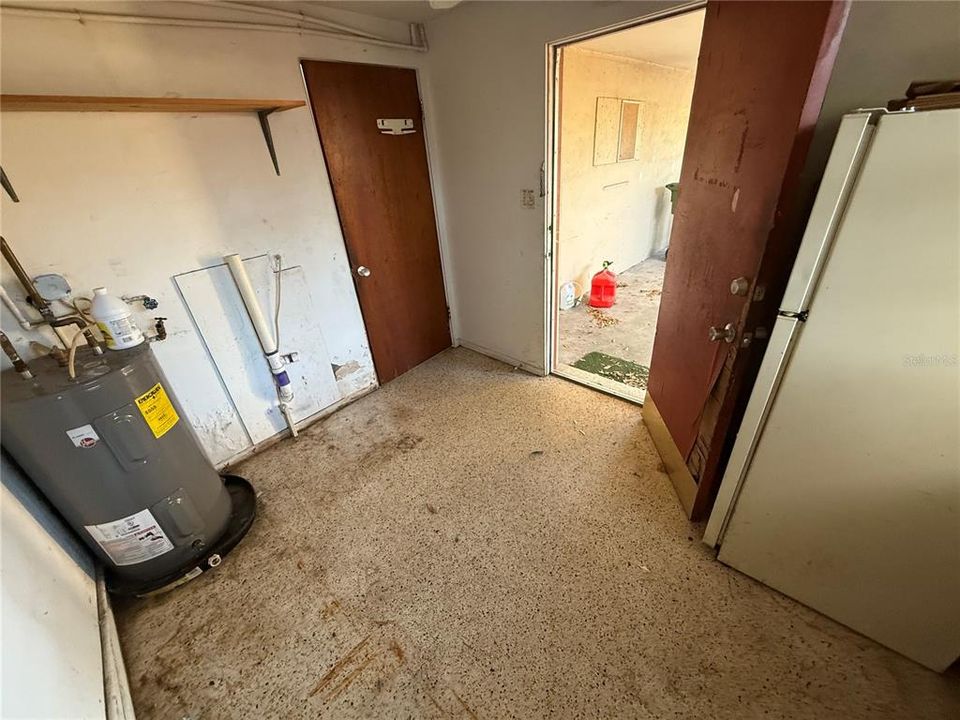 For Sale: $319,000 (3 beds, 1 baths, 1136 Square Feet)
