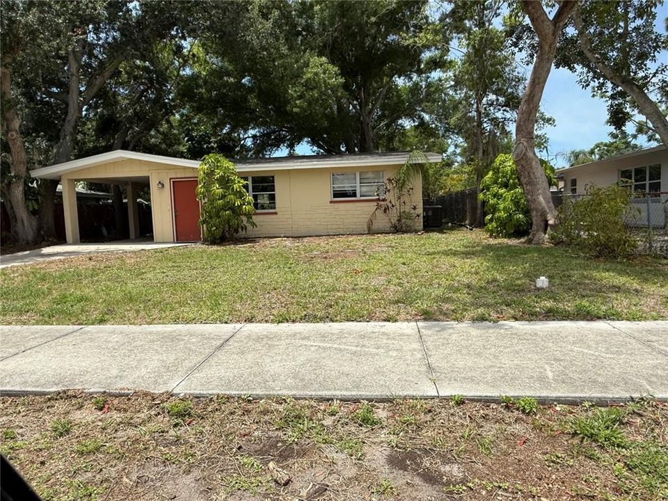 For Sale: $319,000 (3 beds, 1 baths, 1136 Square Feet)