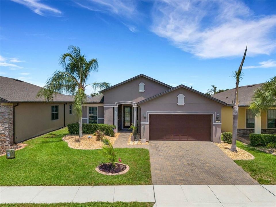 For Sale: $449,000 (3 beds, 2 baths, 2257 Square Feet)