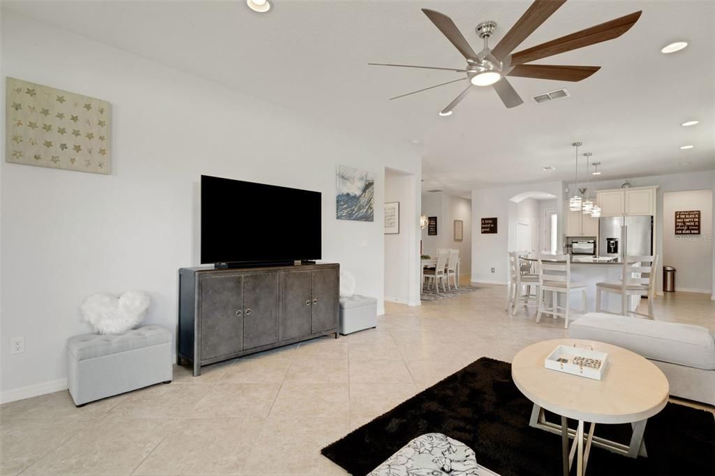 For Sale: $449,000 (3 beds, 2 baths, 2257 Square Feet)