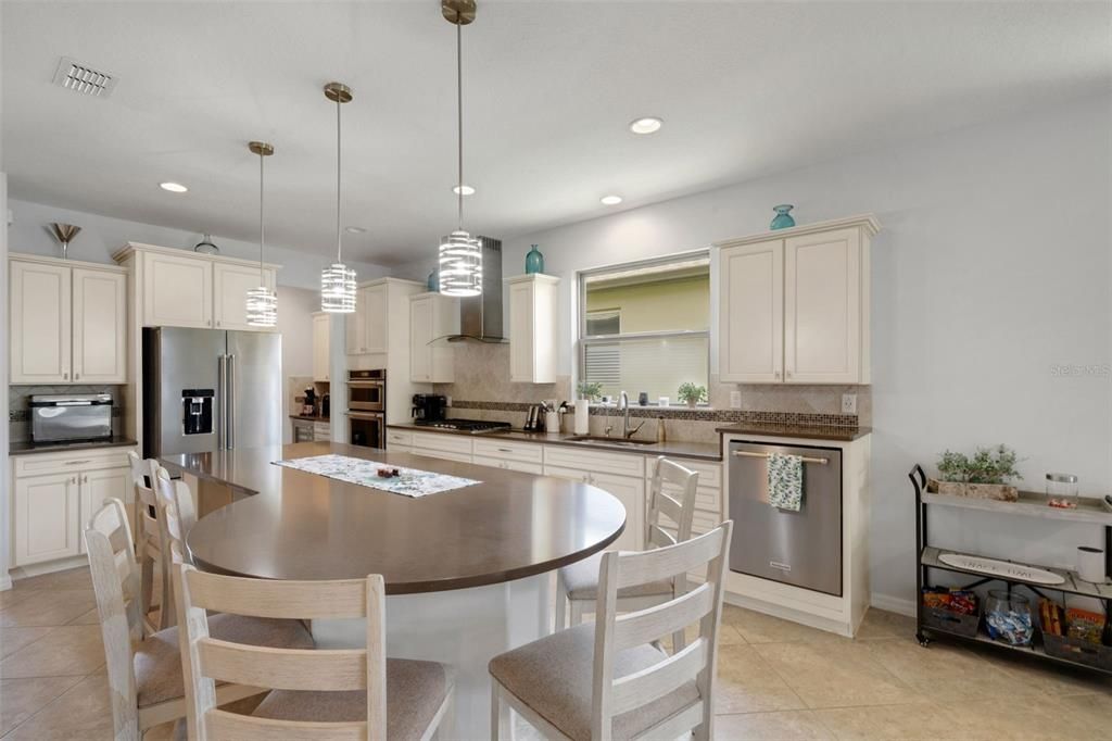 For Sale: $449,000 (3 beds, 2 baths, 2257 Square Feet)
