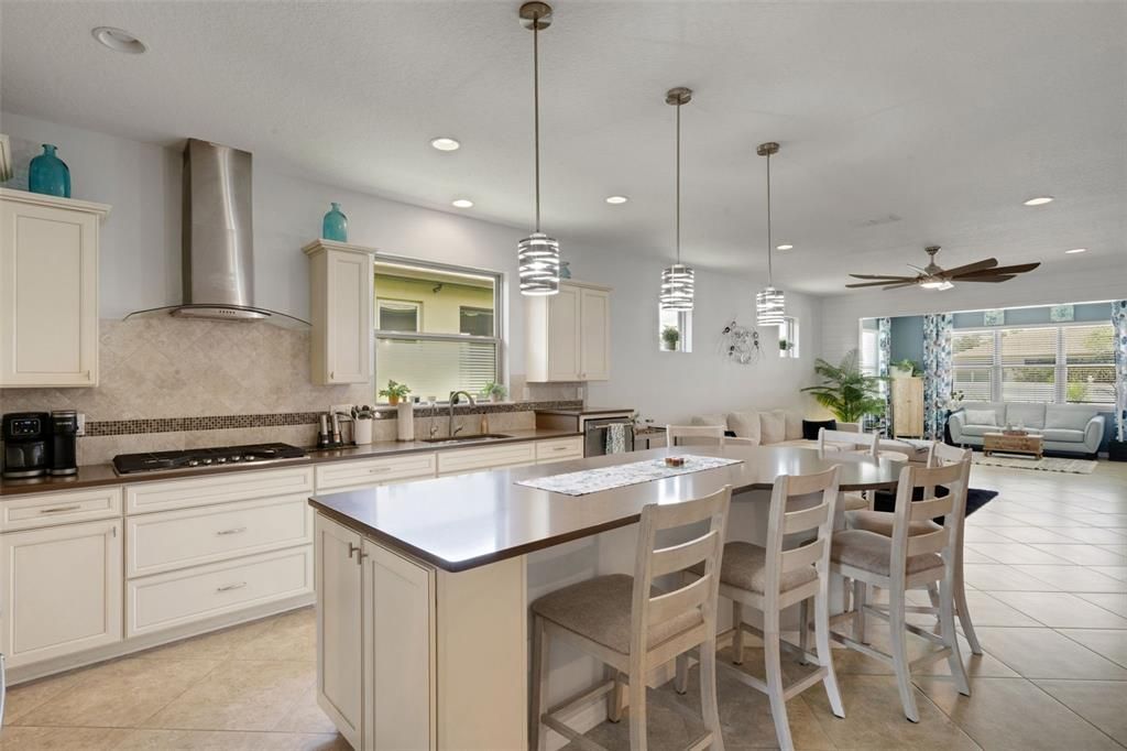 For Sale: $449,000 (3 beds, 2 baths, 2257 Square Feet)