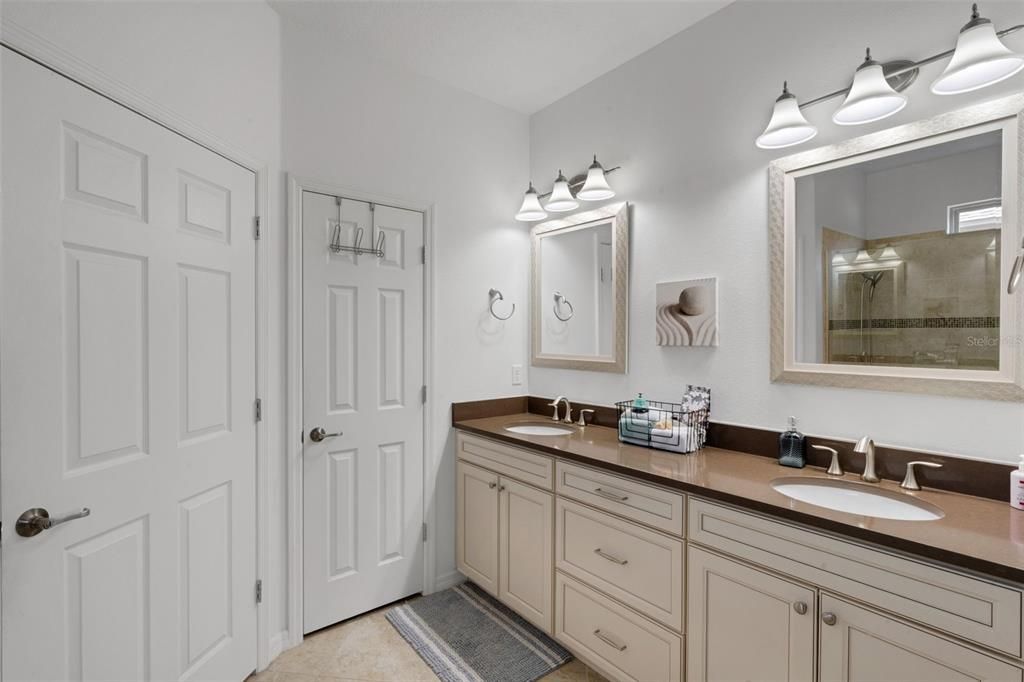 For Sale: $449,000 (3 beds, 2 baths, 2257 Square Feet)