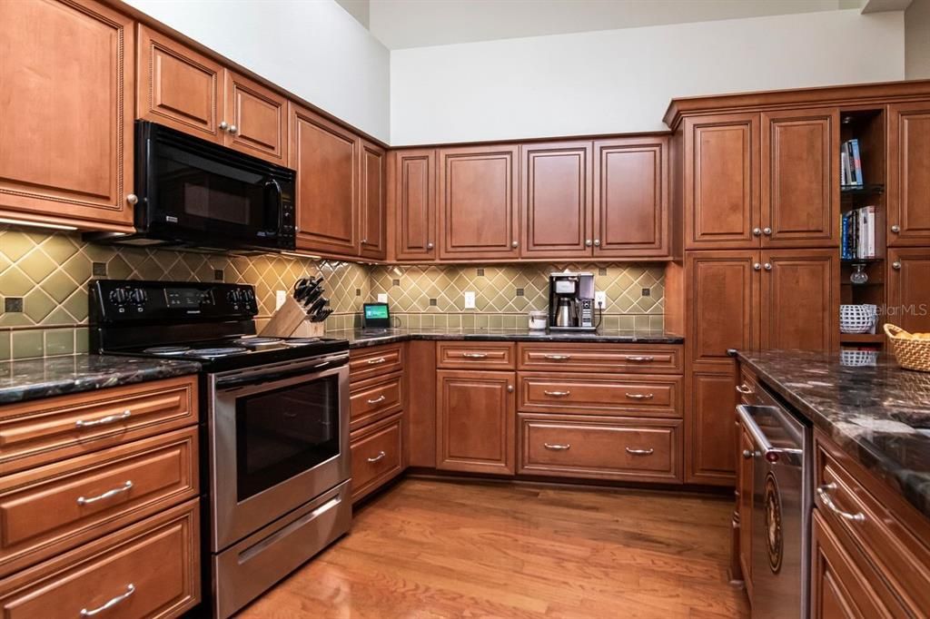For Sale: $875,000 (5 beds, 3 baths, 3110 Square Feet)